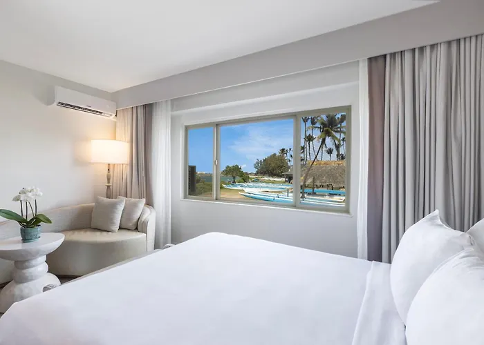 Maui Seaside Hotel