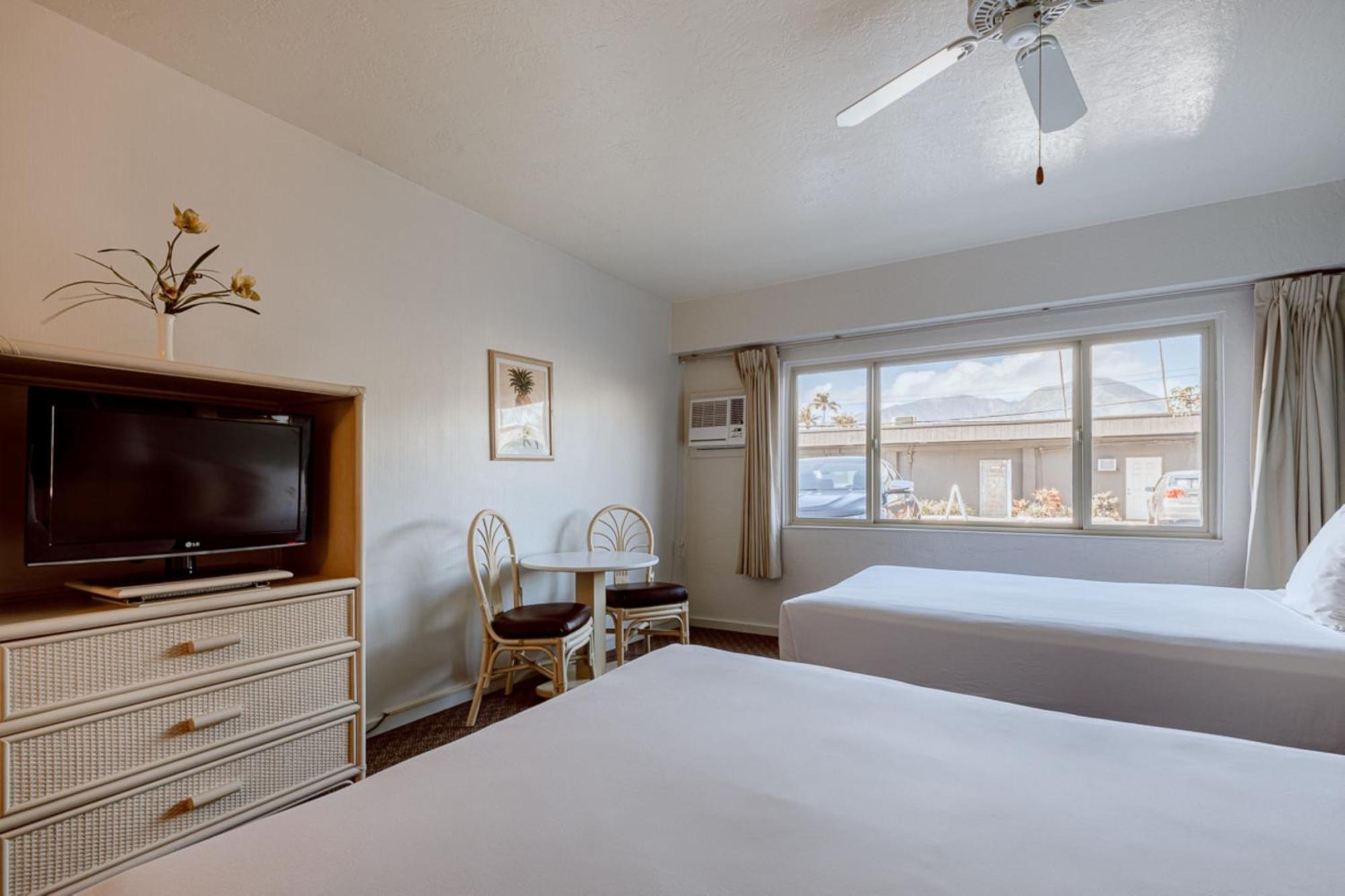 Maui Seaside Hotel 3*